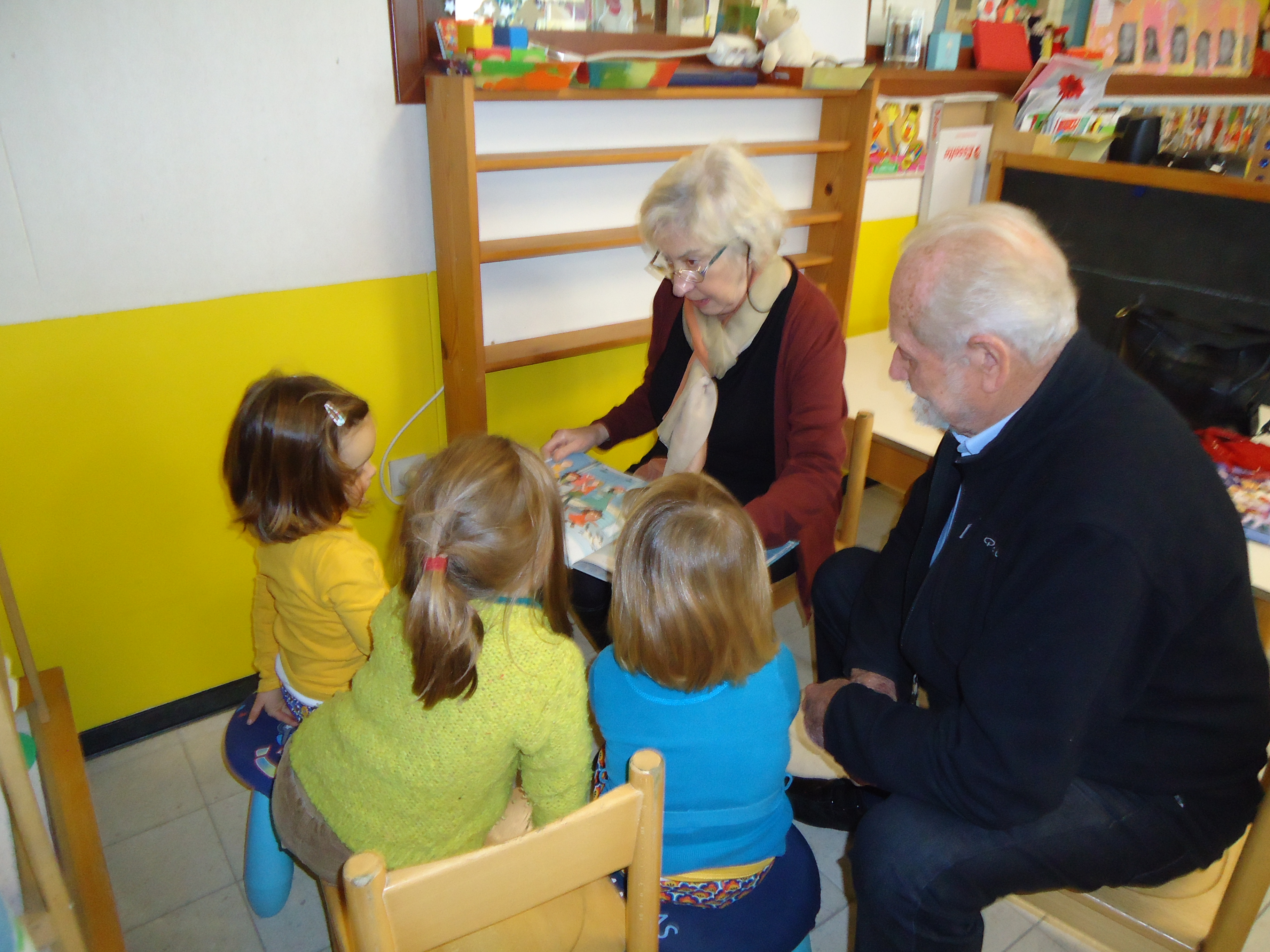 grootouders op bezoek juf lucy/ juf Veerle